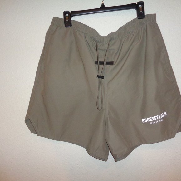 NWT ESSENTIALS FEAR OF GOD VOLLEY SHORTS HARVEST SIZE L / LARGE - Picture 2 of 6